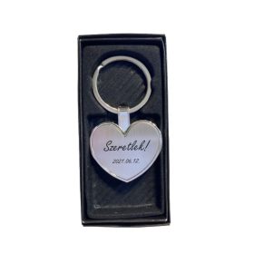 Gravírozott Fém kulcstartó szív, dobozban