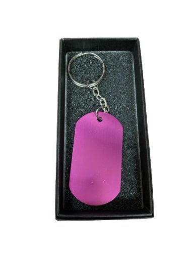 Gravírozott Fém festett kulcstartó magenta