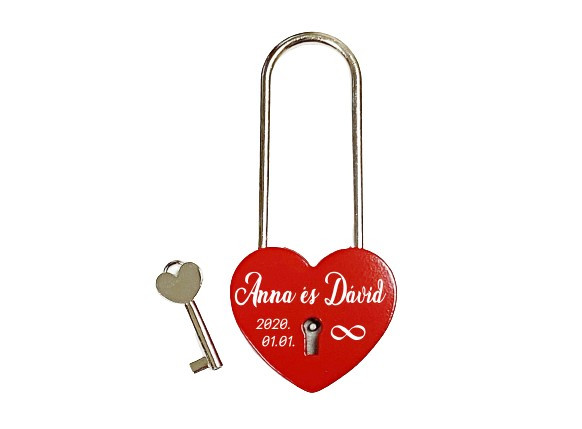 Gravírozott Fém Lakat Piros szív alakú nagy kulccsal (szerelemlakat)